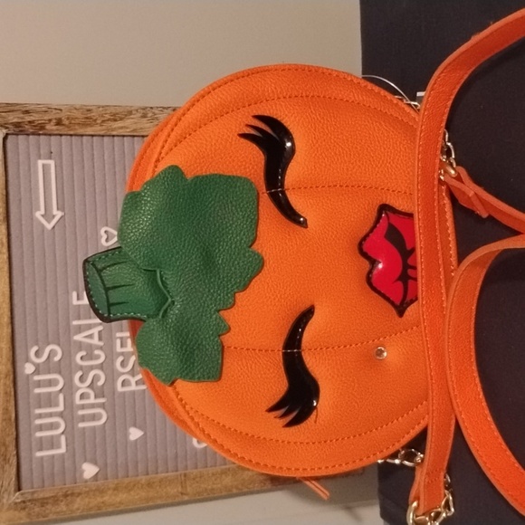 BETSY JOHNSON PUMPKIN PURSE - Picture 8 of 10